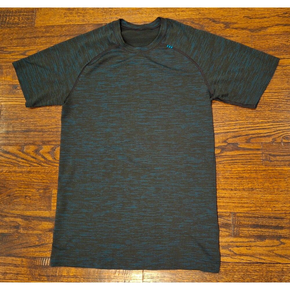Lululemon Athletica Black Blue Metal Vent Tech Short Sleeve Shirt Men's Size XS